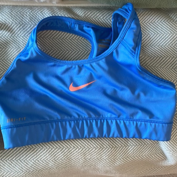 Nike sports bras - Picture 8 of 8